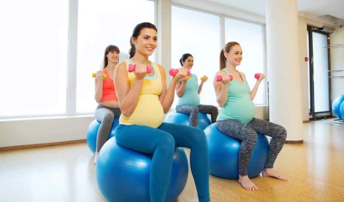 practicar pilates para embarazadas